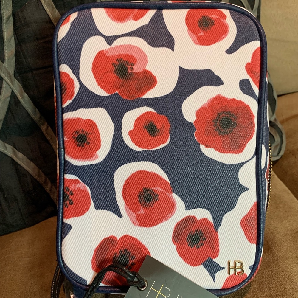 NWT Hudson & Bleecker Travel Make-Up Bag